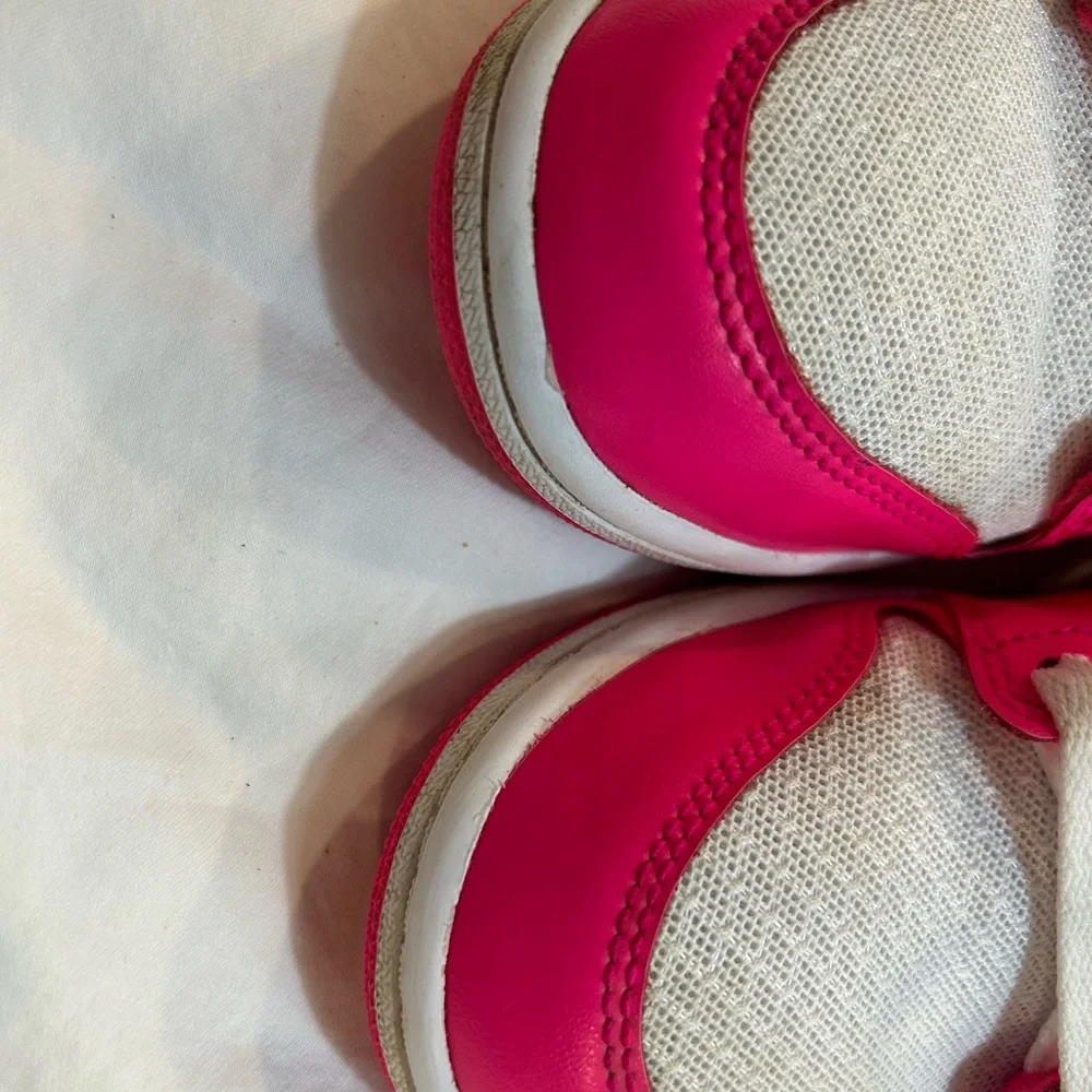 Air Jordan 1 Mid Hyper Pink-White shoes - Picture 4 of 8